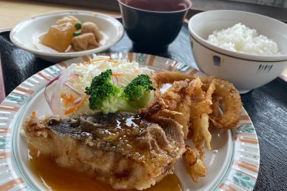 鳥取県自動車学校の食事例